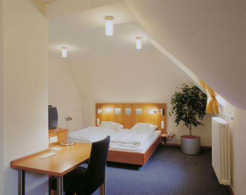 Landhotel Zum Schwanen Mit Restaurant Mona Liza Osthofen Δωμάτιο φωτογραφία