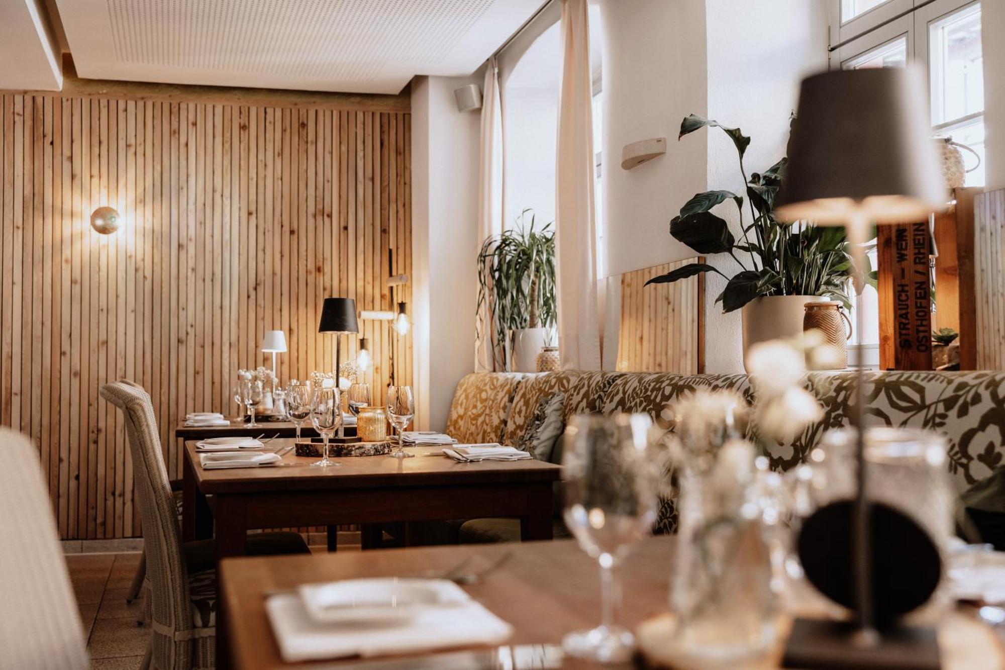 Landhotel Zum Schwanen Mit Restaurant Mona Liza Osthofen Εξωτερικό φωτογραφία